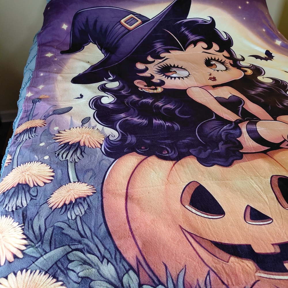 Charming Betty Boop Pumpkin Blanket 60×80inches Fits Nicely On A Full Or Queen - Picture 3 of 4